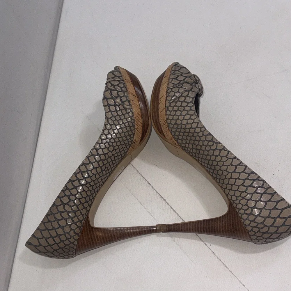 Moda Peep Toe Snakeskin Taupe Stiletto Bow Wedge Platform Pumps‎ Heels 8.5 M